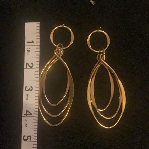 Gold dangling earrings - Picture 4 of 4